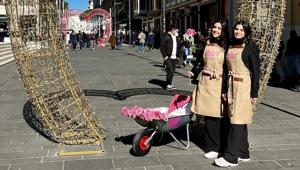 Maldarizzi Automotive dona mille rose: guerrilla marketing per S. Valentino. L’evento nei centri delle città dove ha sede l’azienda