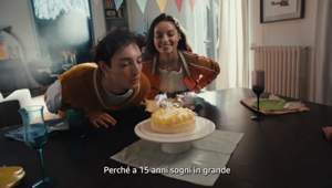 Amazon.it celebra i suoi 15 anni in Italia con una campagna di comunicazione che si concentra sull'innovazione e il futuro. On-air il video celebrativo firmato VML Italia e Think | Cattleya