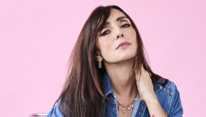 Ambra Angiolini è il volto della nuova campagna Rosato “Light on Stage”
