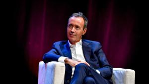 Sky annuncia il nuovo Sky Mobile e diventa un operatore mobile virtuale, gestore diretto della nuova offerta. L'AD Duilio: "Un passo importante nella nostra strategia di crescita"