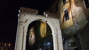 Arona, l'Arco di Palmira rimane fino a settembre. Nei primi due mesi raggiunta quota 50.000 presenze