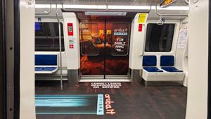 La campagna Aruba Fibra, tra nostalgia degli anni 90 e futuro della connettività, sbarca nei cinema e sulla metro di Milano