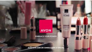 I valori di inclusione e benessere di Avon nella nuova campagna tv per il lancio della linea Make-up + Care