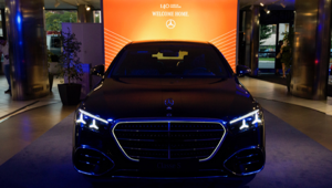 Mercedes-Benz Italia celebra 140 anni di storia con l'evento diffuso "Welcome Home" firmato Superhumans