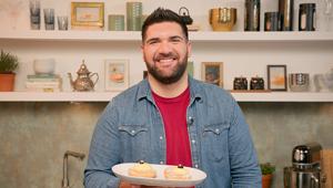 Tommaso Foglia arriva su Food Network (discovery) con un programma dedicato al mondo dei dolci: “A Scuola Di Dolcezza”, il giovedì in prima serata