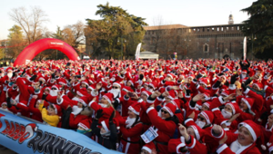 Torna a Milano la Babbo Running, la mini maratona organizzata da Italia Runners Sporting Club a supporto della Fondazione Veronesi e del progetto Gold for kids