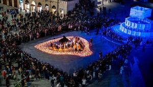 Un grande concerto live per celebrare le emozioni e 100 anni dei Baci Perugina