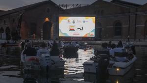 Con Vela e Campari torna all’Arsenale di Venezia Barch-In, l’emozione del cinema in barca sotto le stelle