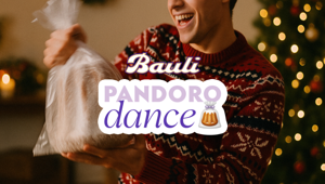 Bauli lancia la “Pandoro Dance”, la nuova campagna natalizia firmata da We Are Social che trasforma il gesto di scuotere il pandoro nella busta per lo zucchero a velo in una coreografia social
