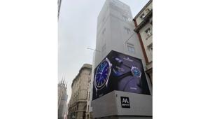 Baume & Mercier protagonista in affissione nelle piazze di Milano, Roma e Napoli con Acone Associati