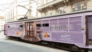 Bauli per le vie di Milano con il tram “Famiglia è” e la creatività di McCann Worldgroup Italia