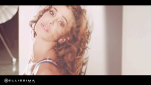 Belen Rodriguez protagonista della creatività di RED Robiglio&DeMatteis per il lancio di Beach Waves e Magic Straight Brush Bellissima