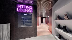 Bershka riapre a Milano con un nuovo look in collaborazione con OMA. L’operazione è comunicata con una campagna OOH nella metro gialla della stazione Duomo