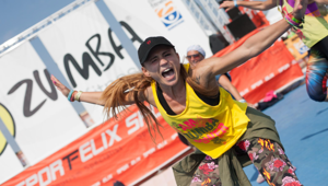 Bibione Beach Fitness non si arrende. Al via la 15esima edizione in presenza con 100.000 metri quadri di arenile per muoversi in sicurezza. Radio Deejay è media partner
