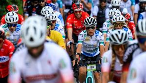 Giro e-Enel 2024: numeri record per la sesta edizione. Grande risposta di pubblico anche al Green Fun Village Continental