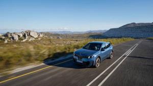 La campagna sull’innovazione di BMW entra in una nuova fase: video ironici raccontano le tecnologie intelligenti della BMW iX3 e della BMW i7