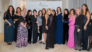 Grande partecipazione per il Galà di Beneficenza ‘In Piedi Signori!’, che si è tenuto a Milano nelle sale dell’hotel Palazzo Parigi, organizzato da Feminin Pluriel Italia