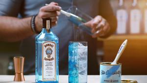 Bombay Sapphire alla Milano Design Week: una settimana di appuntamenti all’insegna della creatività. Corner presso il Vanity Fair Social Garden allestito da Creativa 360