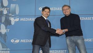Mediaset punta a un prime time di contenuti originali locali e rinnova il contratto a Paolo Bonolis per due anni