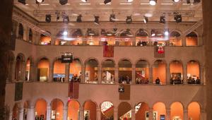 2night ha ideato e prodotto l’evento-happening ‘Borse che Passione!’, dando vita al ‘Bags Drone Fashion Show’