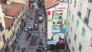 Bosch al Fuorisalone 2022 con "Supereroi contro gli sprechi", il murale anti-smog realizzato dall’artista torinese Alice Lotti