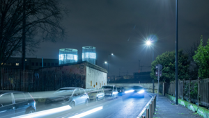 Le installazioni di Illumina-Mi proseguono nel cielo di Dergano-Bovisa con parole di futuro e speranza