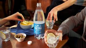 Una campagna digital per Acqua Brillante che lancia il nuovo grande formato: la tonica si fa più grande per famiglia e amici