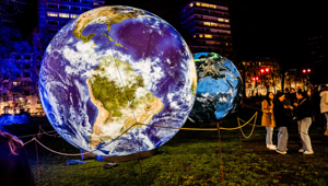 Bruxelles si accende con venti installazioni luminose immersive al Bright Festival