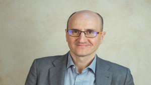 Dal 1° marzo Direct Line diventa Verti e lo comunica con Pink Lab, Omnia@ e H-Farm. Budget adv 4 mln di euro. Al via sponsorizzazione dell'auditorium di Radio Italia che diventa Verti Music Place e a breve attività di Guerrilla Marketing