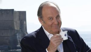 Caffè Borbone punta su Gerry Scotti per la nuova campagna tv. Budget in crescita, a quota 13 milioni