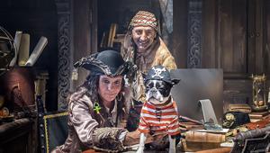 Panariello guida una ciurma di Pirati nello spot della nuova offerta Fibra di Infostrada