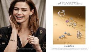 Pandora lancia la nuova collezione di gioielli e la promozione anelli con campagna stampa e web. Firma Initiative
