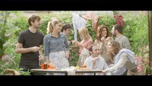 La curiosità non è mai troppa, con AperiFresco Camoscio d’Oro e Publicis. Regia di Paolo Genovese