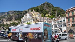  Kimbo viaggia in autobus: al via la nuova campagna pubblicitaria attraverso le località più suggestive della Campania