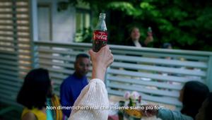 Coca-Cola invita a ripartire con George The Poet  e la campagna “Ci saremo come mai prima” di 72andSunny Amsterdam e McCann Italia