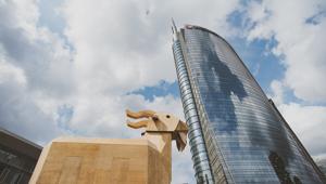 Kozel riporta Olda a Milano con una maxi installazione e uno spot in tv