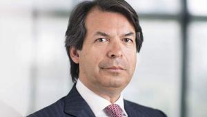 Top Manager Reputation: in ottobre in cima alla classifica rimangono il cluster Finance e Carlo Messina (Intesa Sanpaolo). Medaglia d’argento per Claudio Descalzi (Eni) e al terzo posto Francesco Starace di Enel