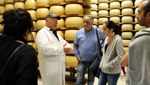 Sabato 29 e domenica 30 settembre torna Caseifici Aperti, il weekend alla scoperta del mondo del Parmigiano Reggiano con eventi, visite guidate e degustazioni