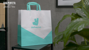 Deliveroo insieme a Initiative, Camelot e Dopcast entra in scena nel nuovo podcast "Casa perfetta" di Gianluca Torre