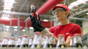 Coca-Cola torna a raccontare il suo legame con l’Italia attraverso la campagna “Così vicina, così italiana” ideata da Connexia. EssenceMediacom firma la pianificazione media