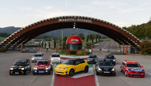 Grande raduno al Mugello per festeggiare i 50 anni della Coppa Renault in Italia