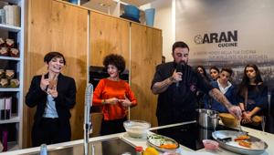 Con chef Rubio, il cooking show da Aran Store Gregorio VII diventa l’occasione per promuovere la lingua dei segni (Lis)