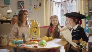 Kinder festeggia il carnevale con uno spot che valorizza la famiglia. Firma Havas Group
