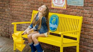 Chiquita dipinge il mondo di giallo nell'ultima campagna “È naturale essere buoni” firmata Armando Testa