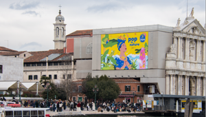 Pop by Nature: Chiquita torna protagonista con la nuova installazione sulla Chiesa degli Scalzi di Venezia