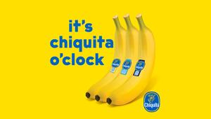Chiquita lancia "It's Chiquita O'Clock" la campagna primavera-estate con la serie limitata dell’iconico Bollino Blu. Firma Bitmama