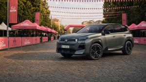 Il nuovo SUV C5 Aircross, Auto Ufficiale del Giro d’Italia, protagonista della campagna che celebra la partnership sportiva con la corsa rosa. Progetto di Google e dell’agenzia creativa ROY