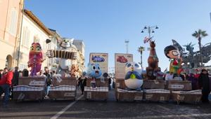 La Cartoon Network & Boomerang Eco Band sfilano per la priva volta al Carnevale di Viareggio
