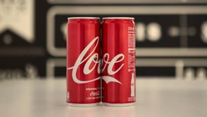 Coca-Cola, partner del Milano Pride, lancia la lattina Arcobaleno in edizione limitata esclusiva. Obiettivo: celebrare l’amore universale