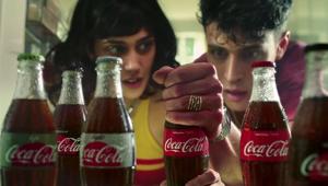 Coca-Cola lancia ‘Better when we’re open’, il nuovo posizionamento in Europa è all'insegna di empatia e inclusione. Firma Wieden + Kennedy London